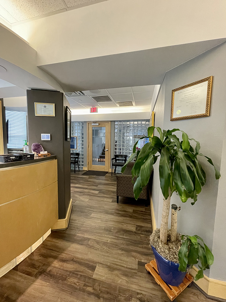 HM Lee Periodontal Office Reception